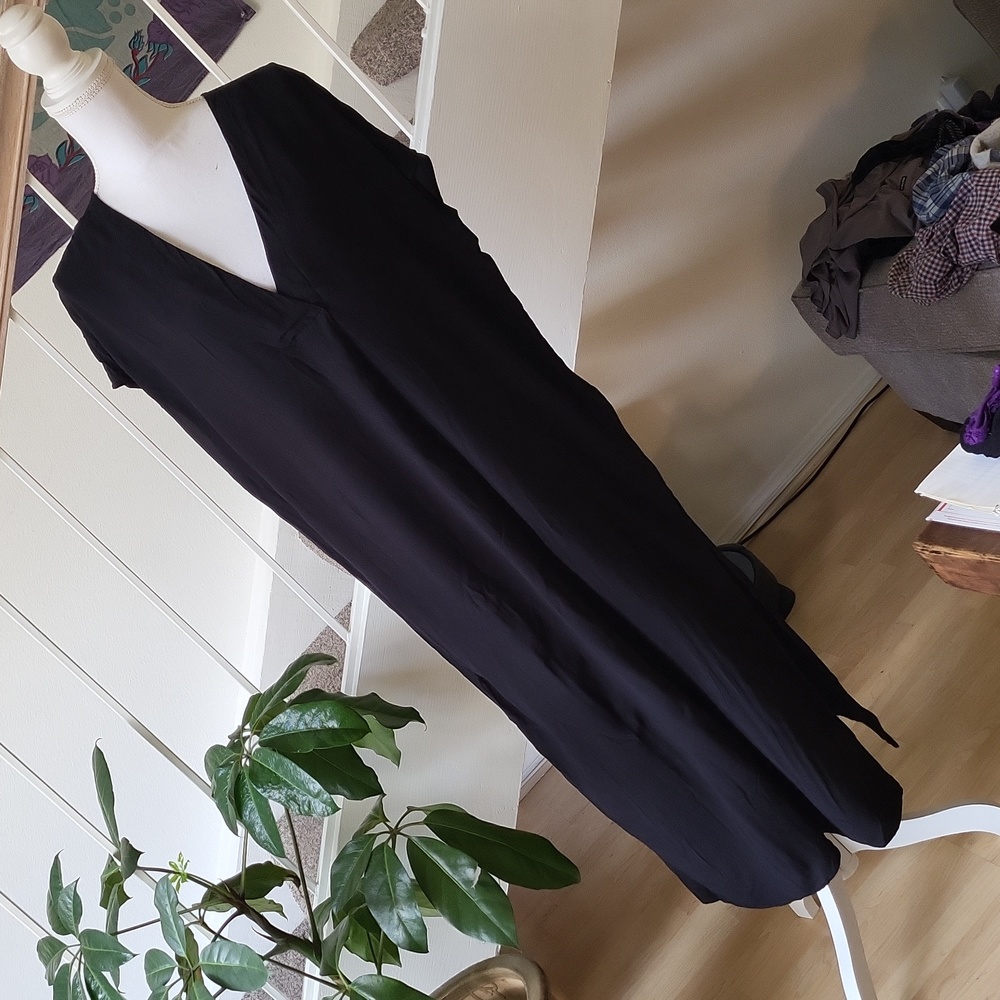 Twist & Tango Black Silk-Like Maxi Dress W Side Slits V Neck Short & Sleeves